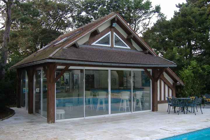 Pool house