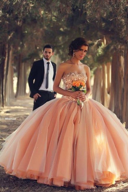Se marier dans une robe de couleur : Pour ou contre ? 🙂 1