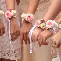 Bracelet floral demoiselle d'honneur