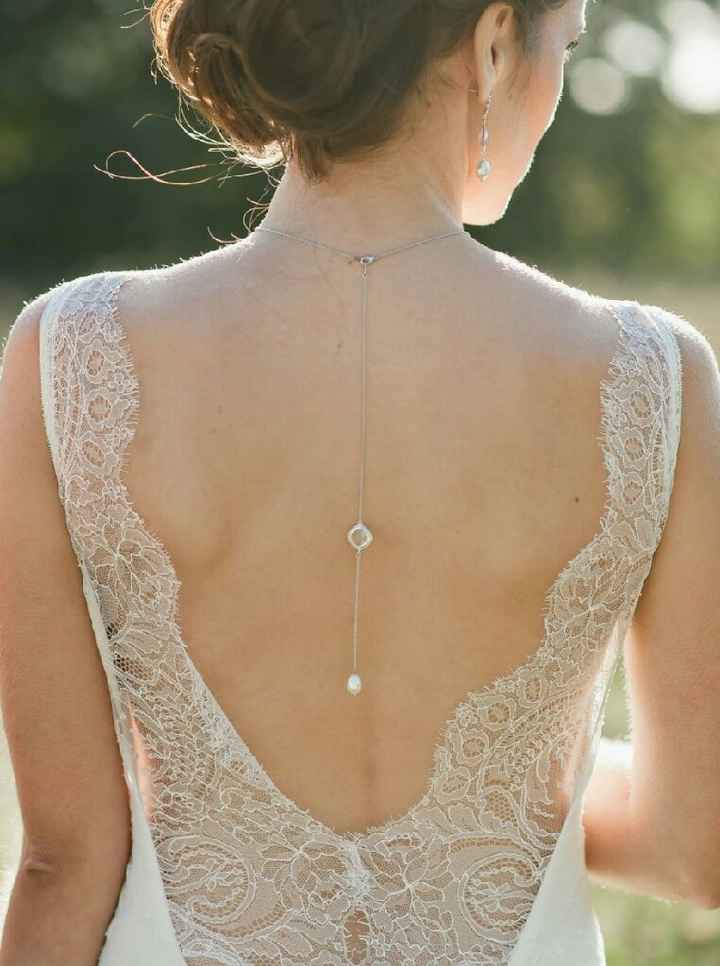Bijou de dos - 1
