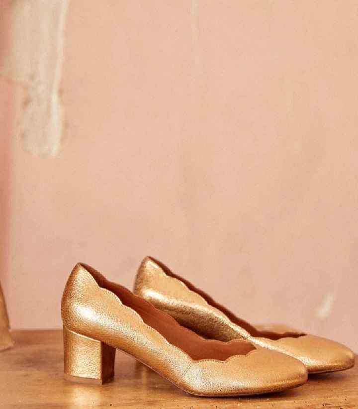 Help montrez moi vos chaussures ! - 1