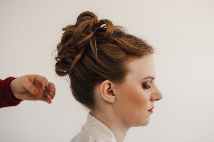 Mise en beauté terminée : maquillage Violette sucrée et coiffure J&V Coiffure