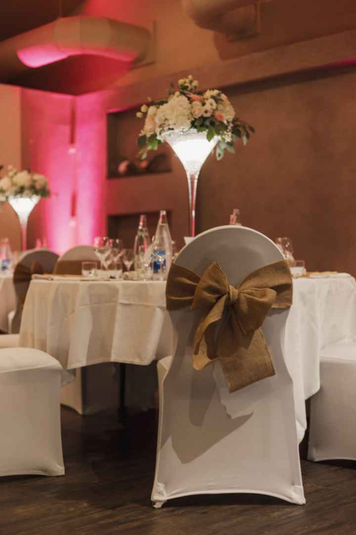 Salle : Grange aux ormes, Fleurs : Et l’eau dit
