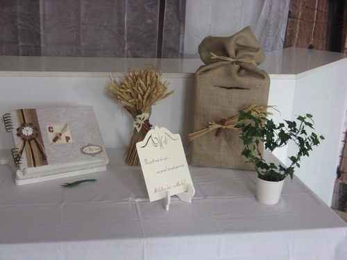 en déco pour la table de l'urne/livre d'or