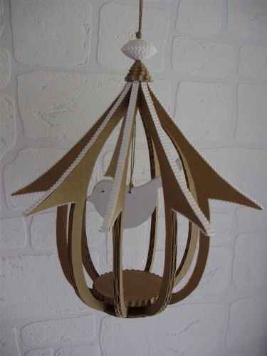 5. Une cage à oiseaux