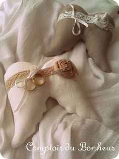 18. En coussin pour les alliances