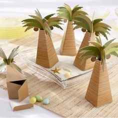 11. Une boite à dragées en forme de palmier