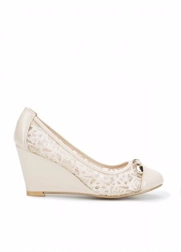 2. Escarpins dentelle beige