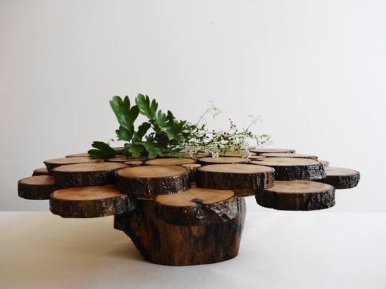 3. En bois (il paraît qu'il est en vente sur Etsy ?)