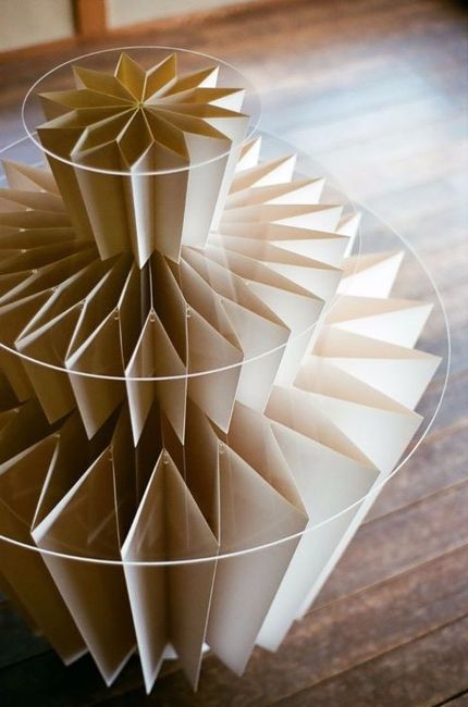 8. En papier plié