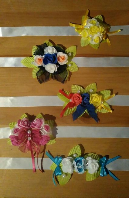 Cherche boutonnières demoiselles d'honneur - 1
