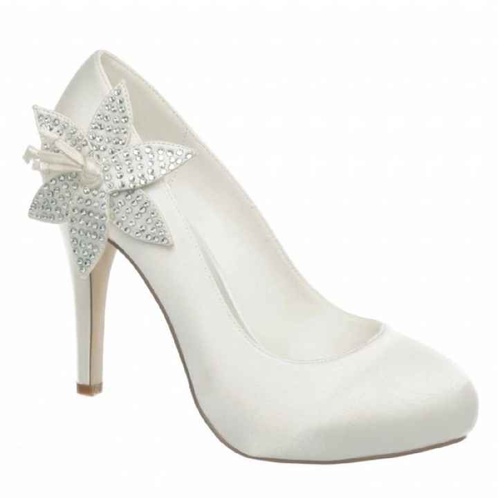 Cette mariée a perdu ses accessoires ! aidez la à les retrouver ! - 3
