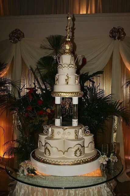 Wedding cake géant <img class=