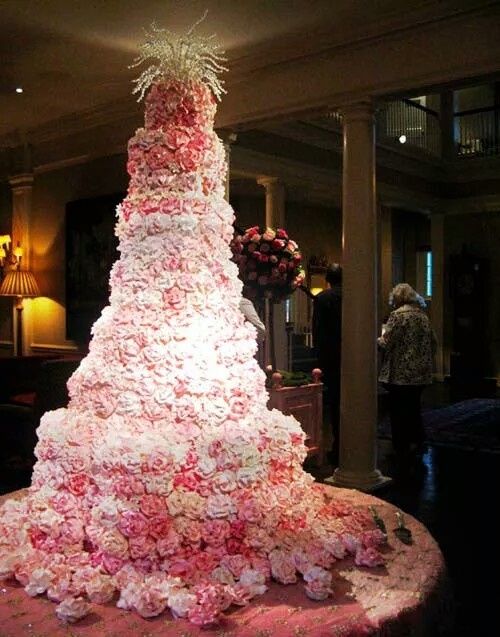 Wedding cake géant <img class=