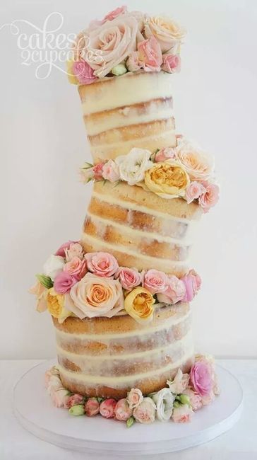 Wedding cake géant <img class=