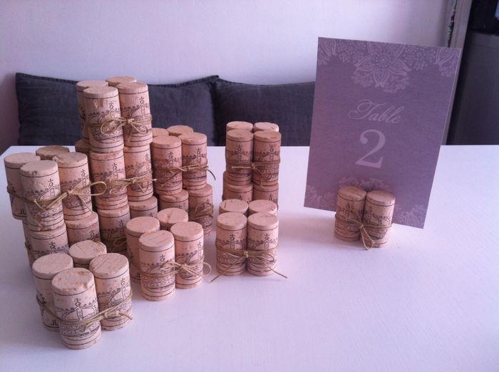 Socle pour numéro de table et numéro de table