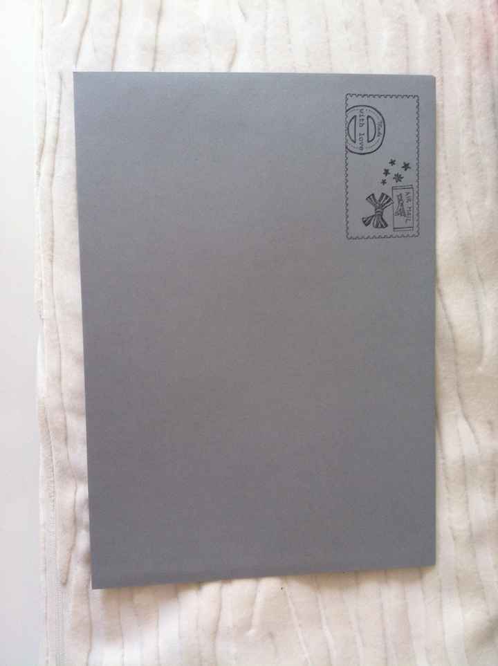 Nos enveloppes avec le tampon maison! 