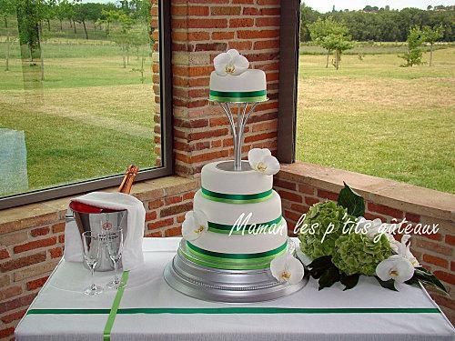 Wedding cake vert et blanc