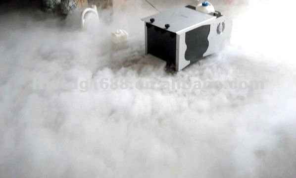 Machine à brouillard bas