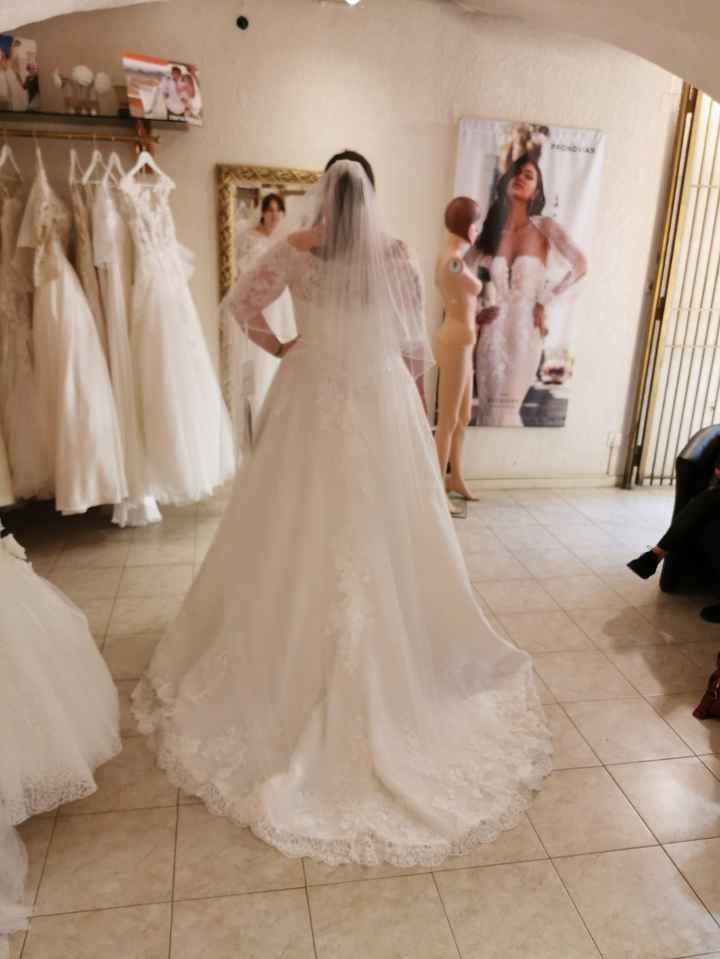 Essayage de robes - 1