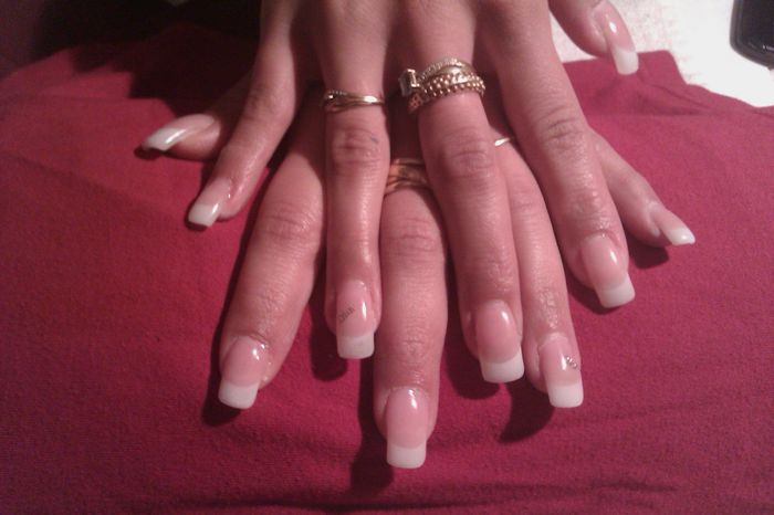 Pose en gel french blanches