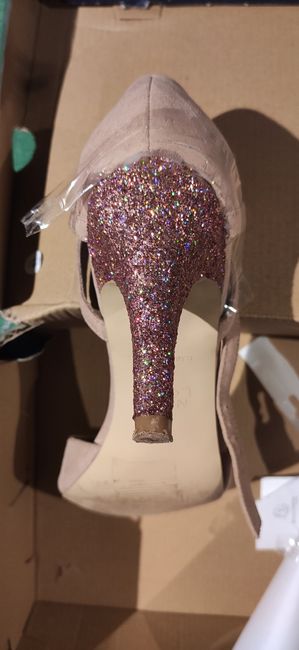 Mes chaussures customisées rose gold holographique 🤩 - 5