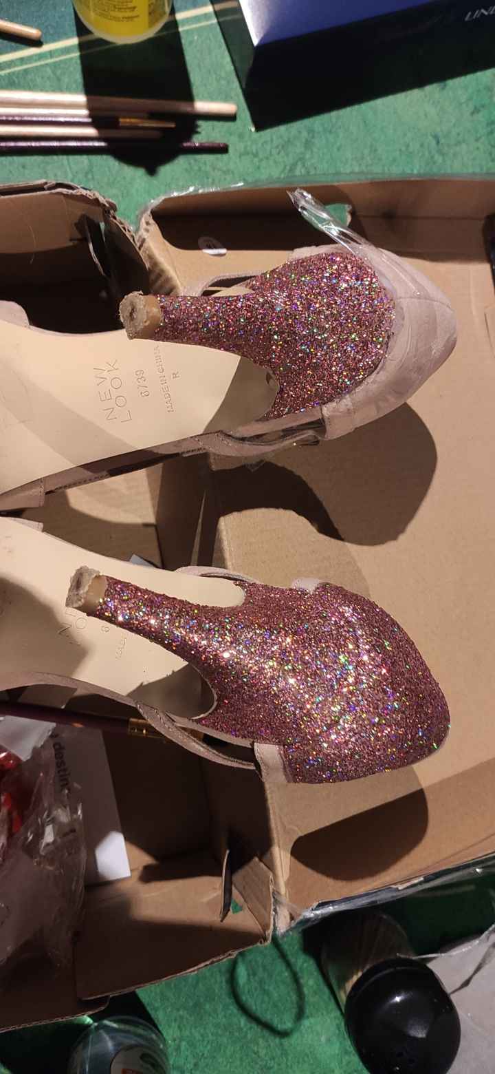 Mes chaussures customisées rose gold holographique 🤩 - 4