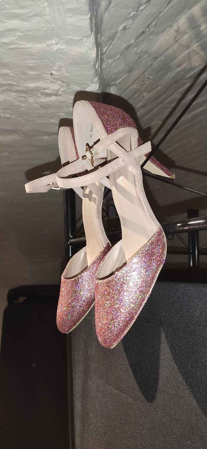 Mes chaussures customisées rose gold holographique 🤩 - 1