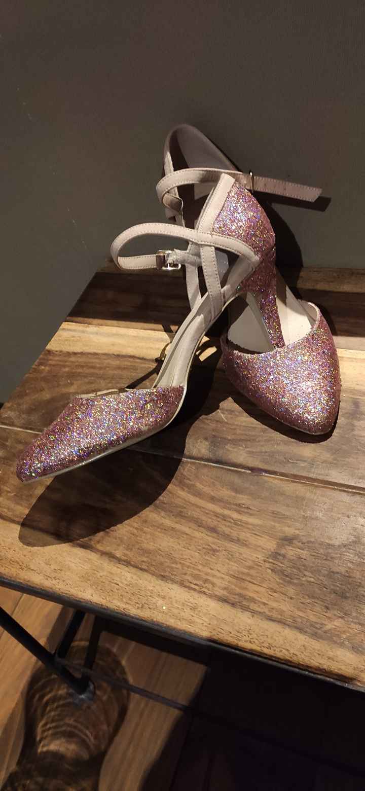 Mes chaussures customisées rose gold holographique 🤩 - 2