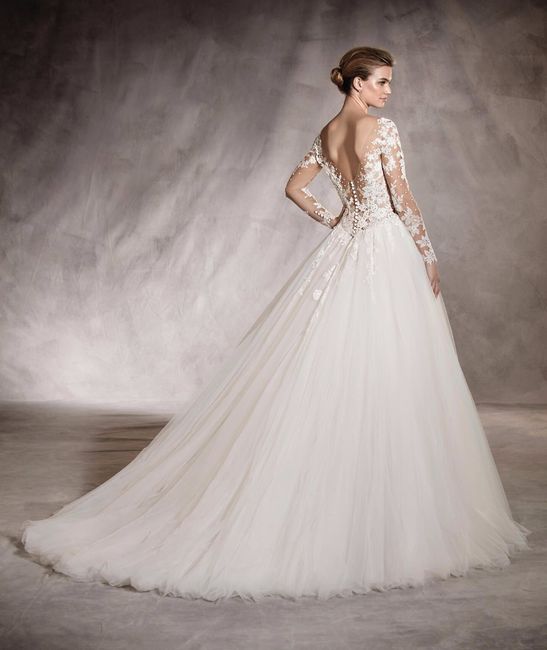 La robe <img class=