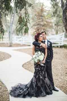 Origine robe de mariée noire outlet