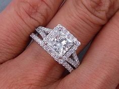 THE bague de princesse en diamatnsm bref il faut que ça brille !