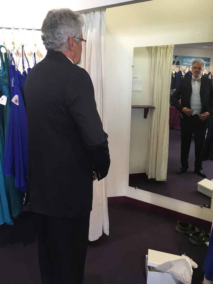 Tout le monde est habillé ou presque! - 1