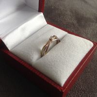 Qui porte une bague de fiançailles ? - 1