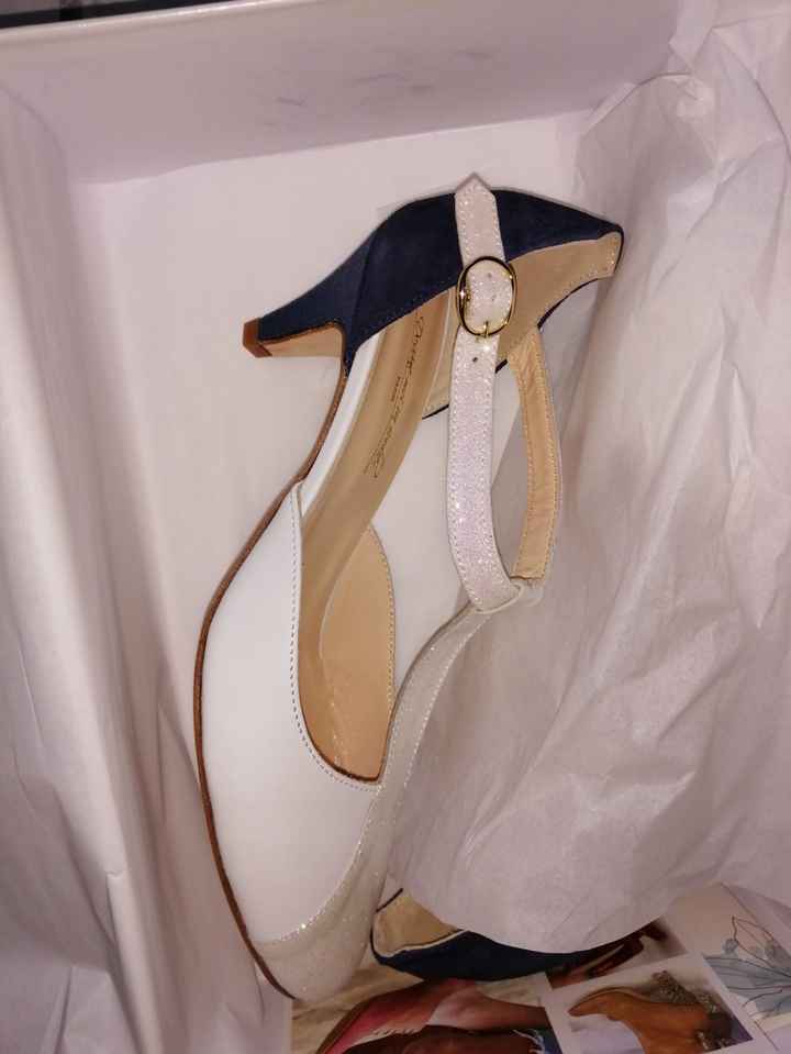 Les chaussures de la mariée : 🌈 ou 🤍 ? - 1