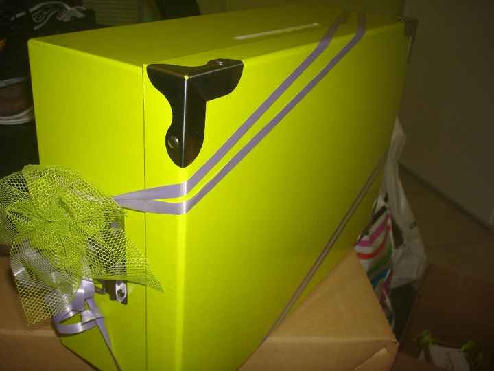 notre urne (il manque nos initiales)