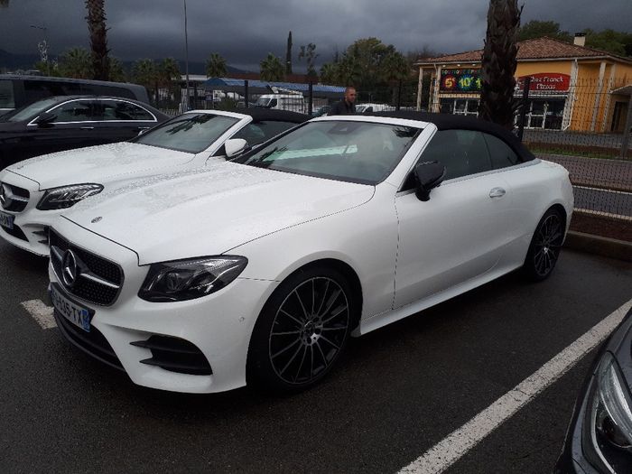 Mr à enfin réserver la voiture. 2