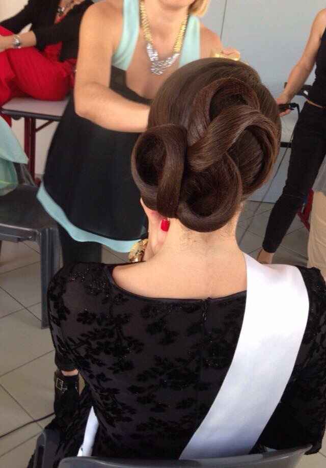 Ma coiffeuse fait des trucs de ouf !! attention les yeux ca pique !! - 15