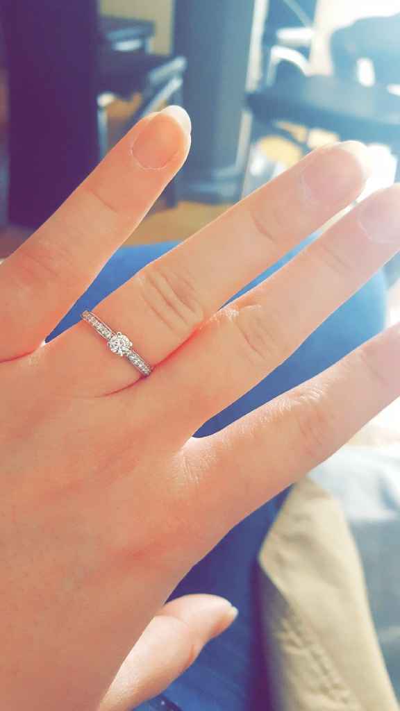 Jacques a dit : "Montre ta bague de fiançailles" ! - 1