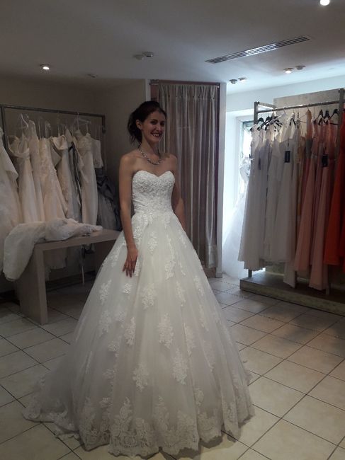 J'ai enfin trouvé ma robe - 1