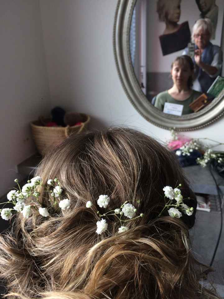 Fleurs dans les cheveux ? - 1