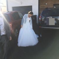 Robe de mariée et veste en jean - 2