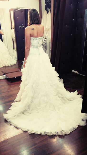 Robe de mariée à boutons : OUI ou NON ? - 1