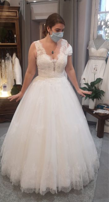 Une robe pour une mariée qui a des formes 3