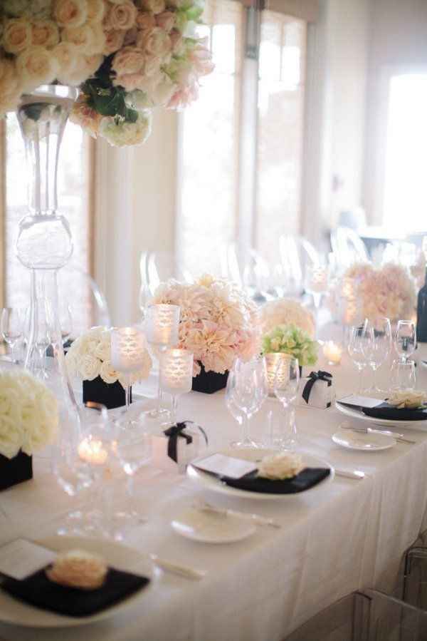 Table nappe blanche & touches décoration bleu marine
