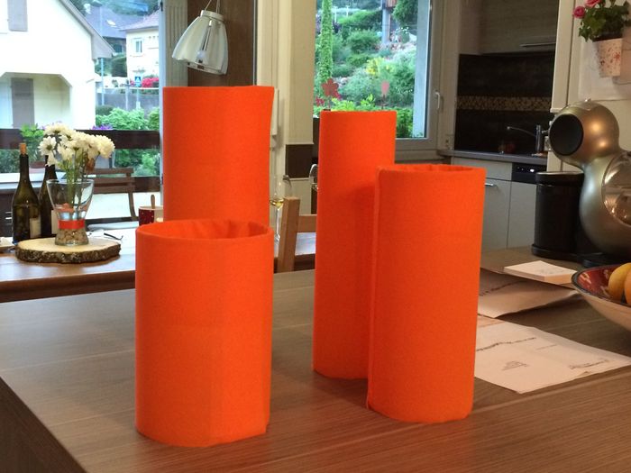 les vases de la tables d'honneur