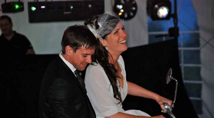 Entrée dans le chapiteau