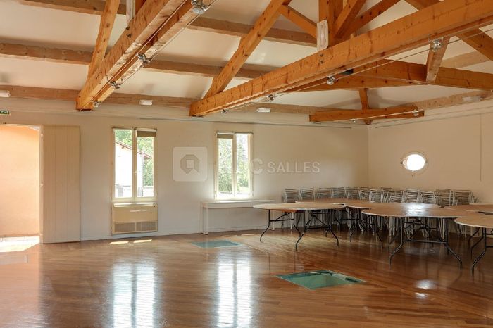 Déco de poutre dans la salle 2