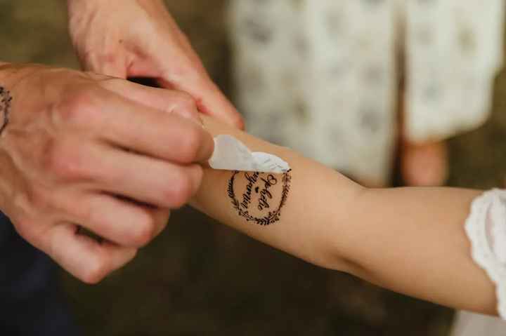 Bar à tatouages ? 🤔 - 1