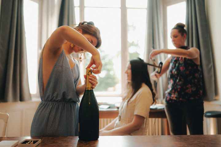 Oui ou non : boire une coupe de champagne 🤍💔 - 1